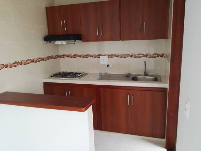 Arriendo apartamento central, independiente