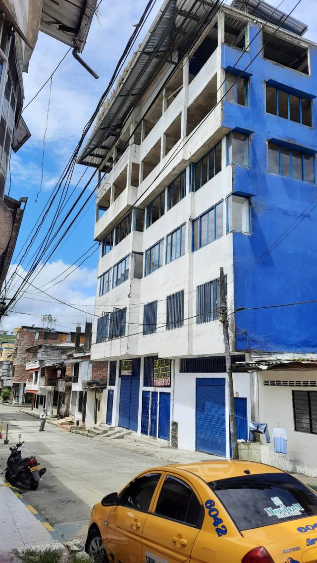 Edificio Comercial O Vivienda En Buenaventura