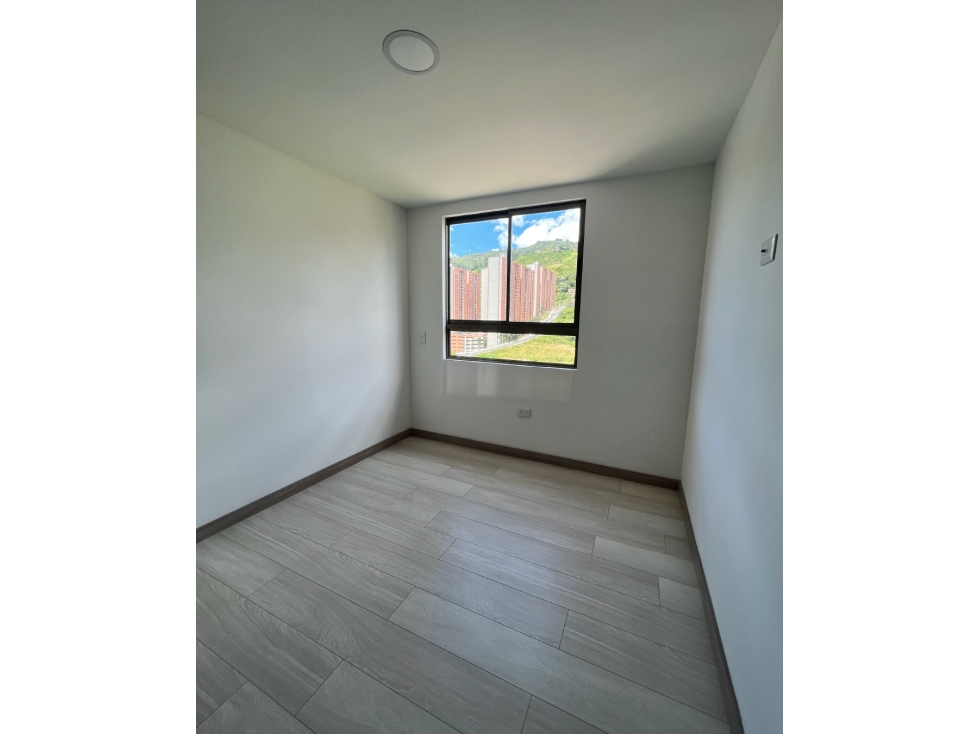 VENTA APARTAMENTO CON HERMOSA VISTA EN SABANETA