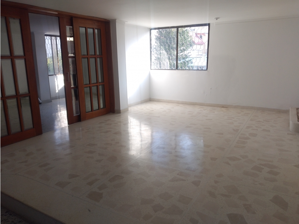 Se arrienda apartamento en el barrio Altos De Riomar