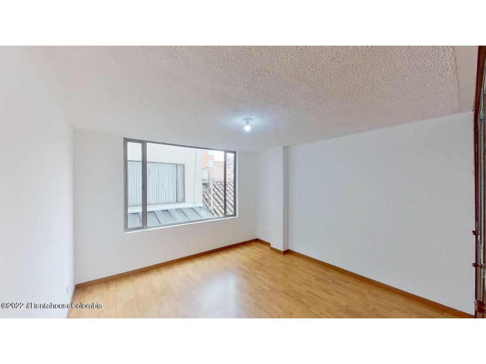 Apartamento en  Puente Largo RAH CO: 22-3099