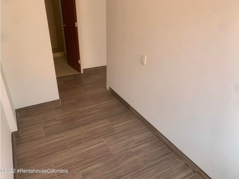 Apartamento en  Tierra Buena RAH CO: 23-944