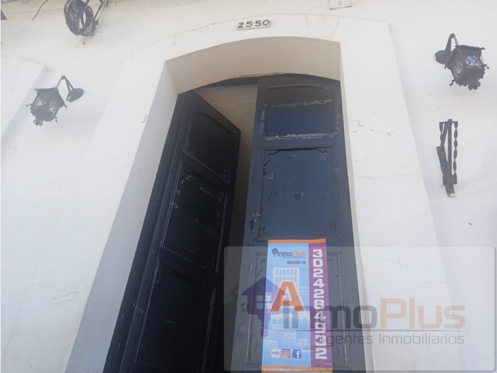 VENDO CASA COMERCIAL EN GIRON