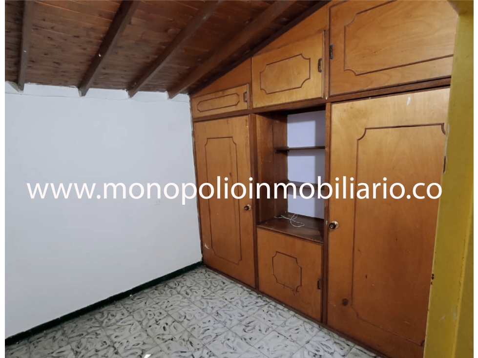 ACOGEDORA CASA BIFAMILIAR EN VENTA -VILLA HERMOSA COD: 26107