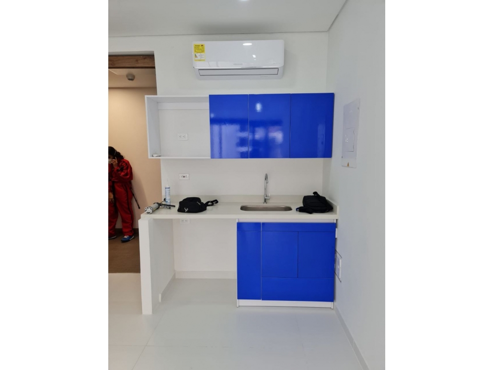 Arriendo oficina 35 m2 cerca Milla de oro Poblado piso 11