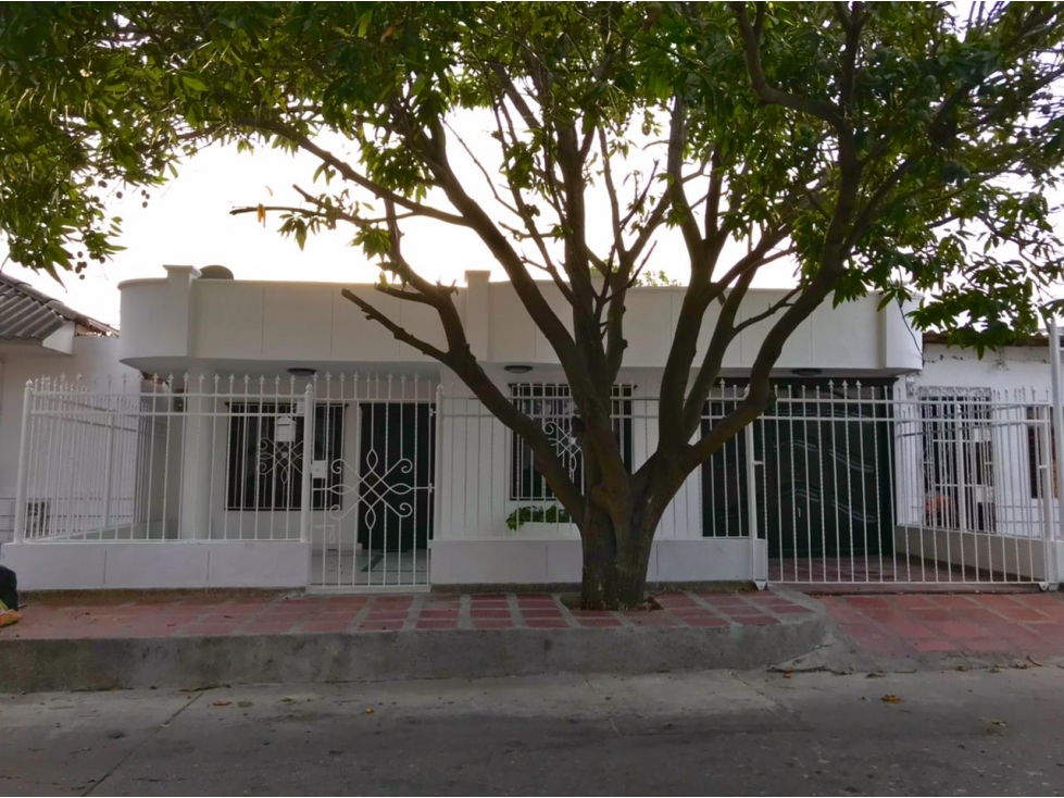 VENTA CASA EN SAN ISIDRO AMPLIA Y REMODELADA