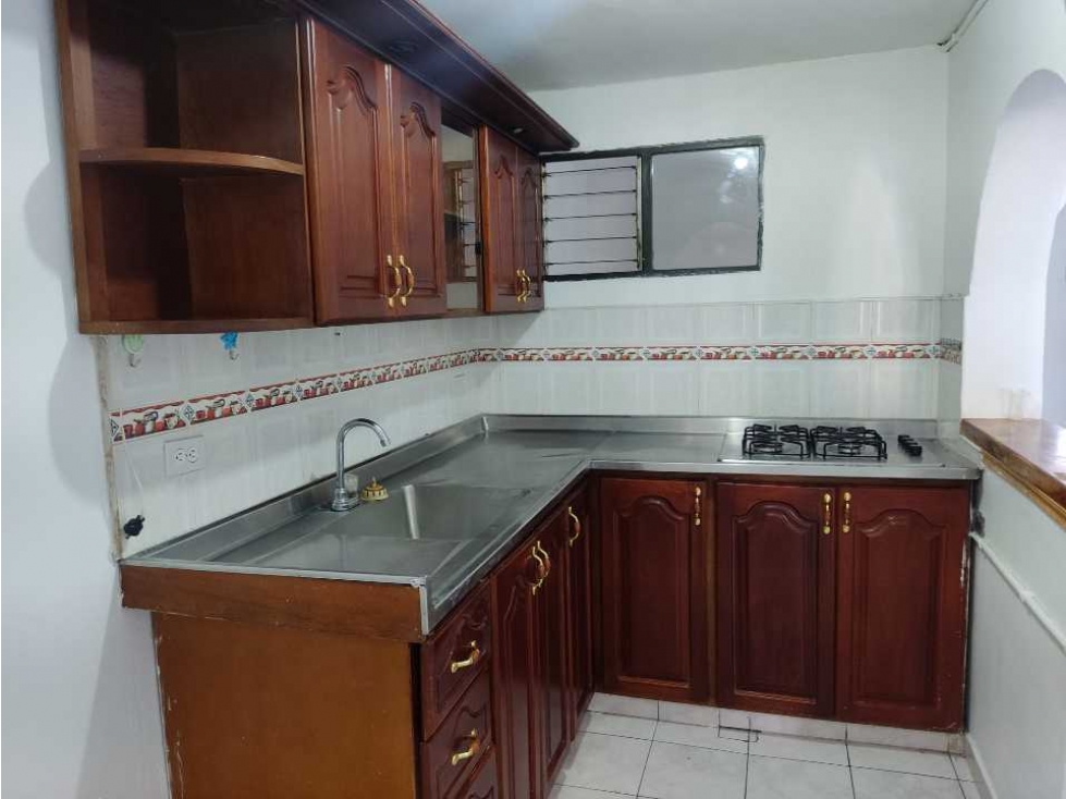 ARRENDAMOS CASA EN COPACABANA CON 4 HABITACIONES