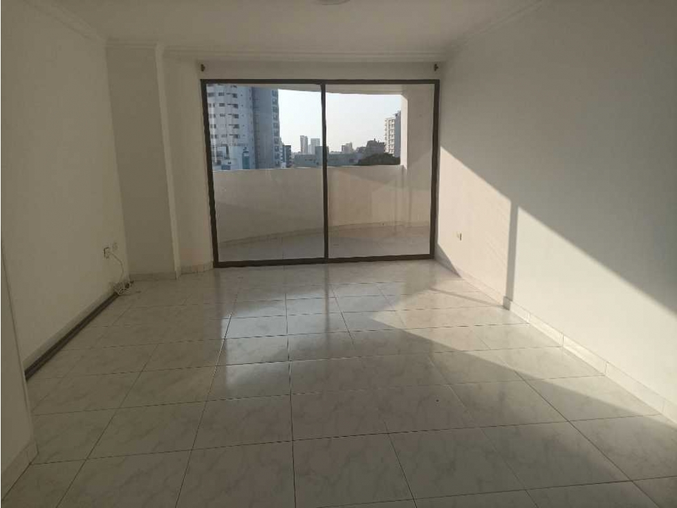 Arriendo Apartamento pie de la popa