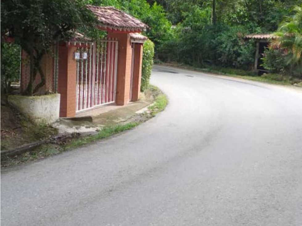 CASA DE CAMPO BONITA - PISCINA  - ARRIENDO EN  SOPETRÁN ANT