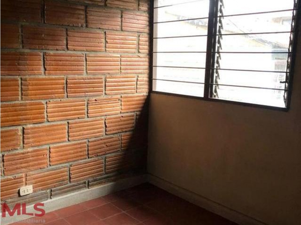 CASA DUPLEX EN VENTA EN BELLO(MLS#239208)