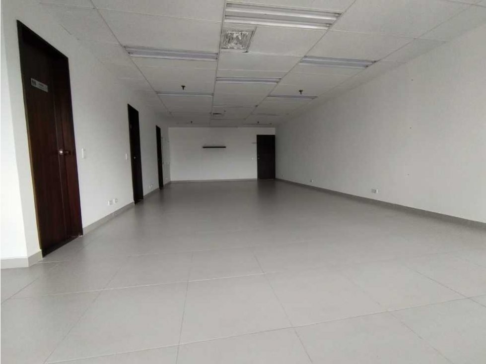 OFICINA EN VENTA / ARRIENDO  CENTRO DE MEDELLIN