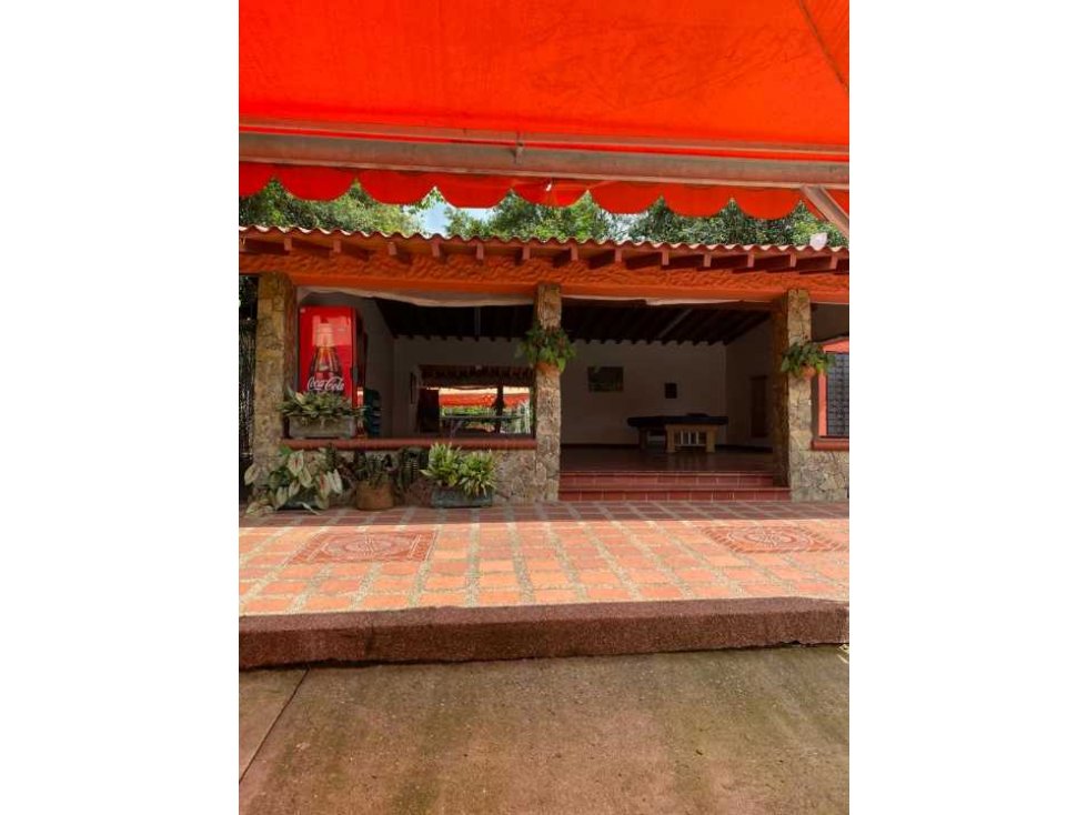 Se vende casa campestre via la Tebaida Quindío