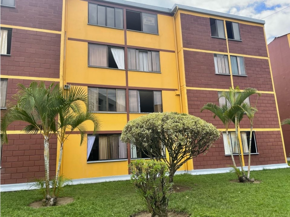 Se vende lindo apartamento , remodelado completamente conjunto serrado