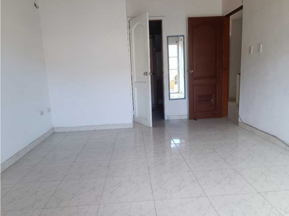 VENDO CASA EN CONJUNTO CERRADO RODADERO RESERVADO