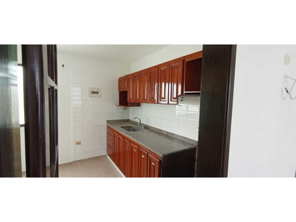 Vendo amplio apartamento muy central