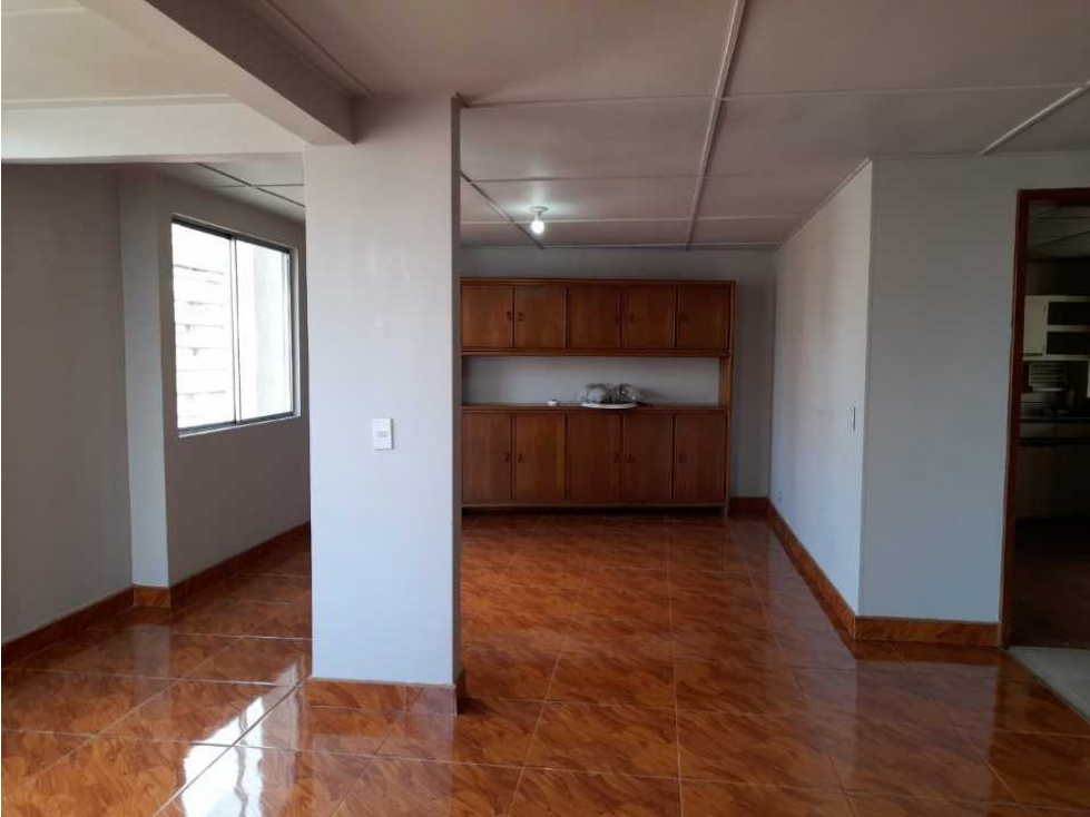 VENDO APARTAMENTO EN LA PLAYA MEDELLIN, CERCA AVENIDA ORIENTAL