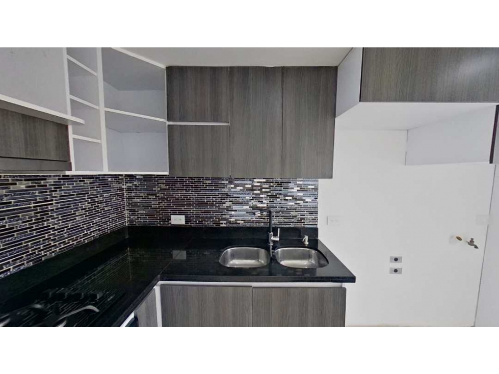 VENDO APTO 5TO PISO, UBICADO EN CIUDAD DE LOS PUERTOS-BELLO