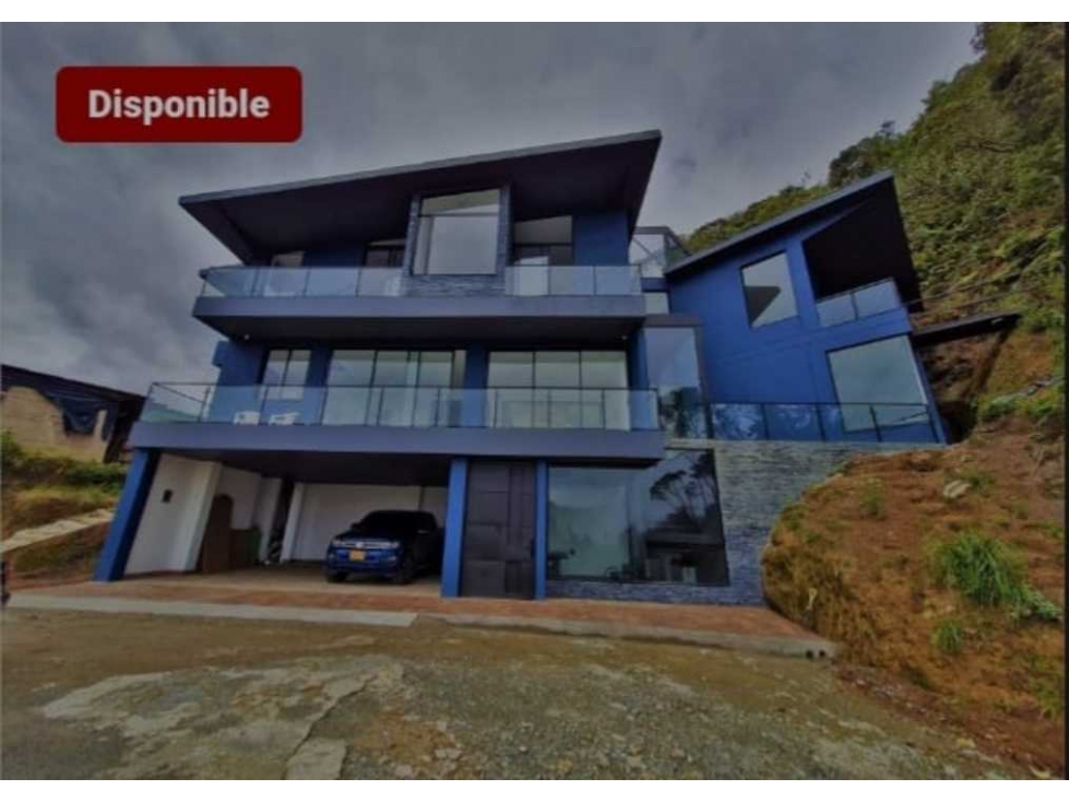 VENDO ESPECTACULAR CASA EN LA LOMA DEL ESCOBERO!!