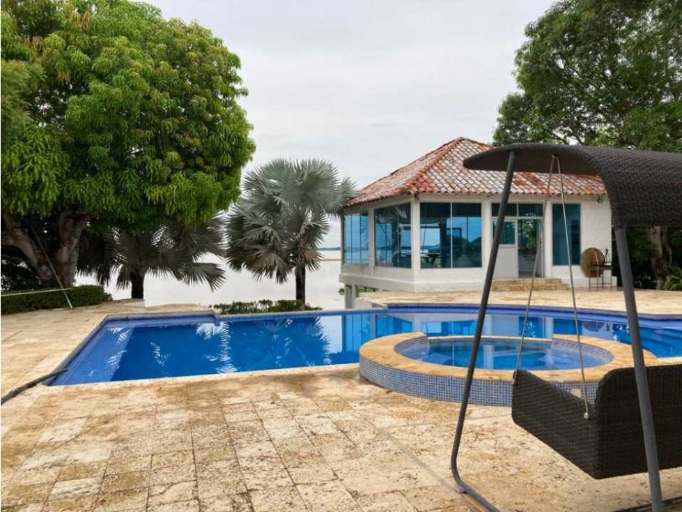 Vendo o se permuta finca hotel en Ayapel córdoba