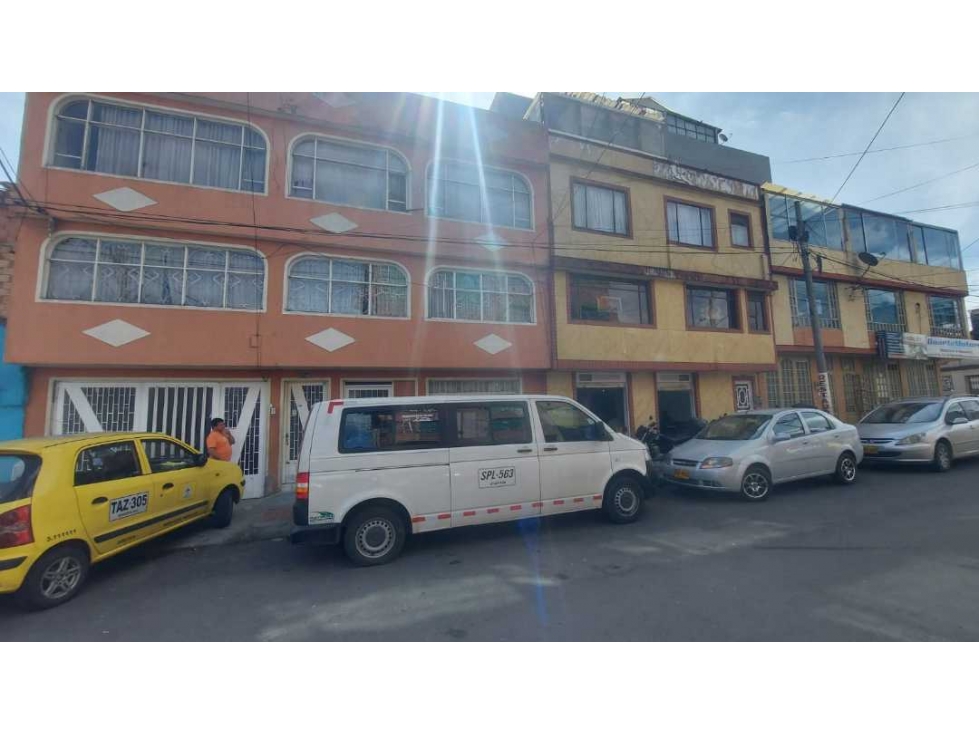 VENTA DE CASA RENTABLE EN BARRIO SAN FERNANDO BARRIOS UNIDOS BOGOTÁ