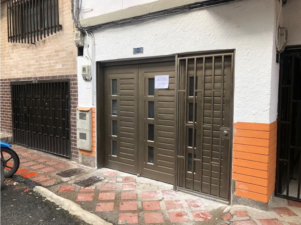 Venta de Casa y apartaestudio en Itagui, cerca del parque